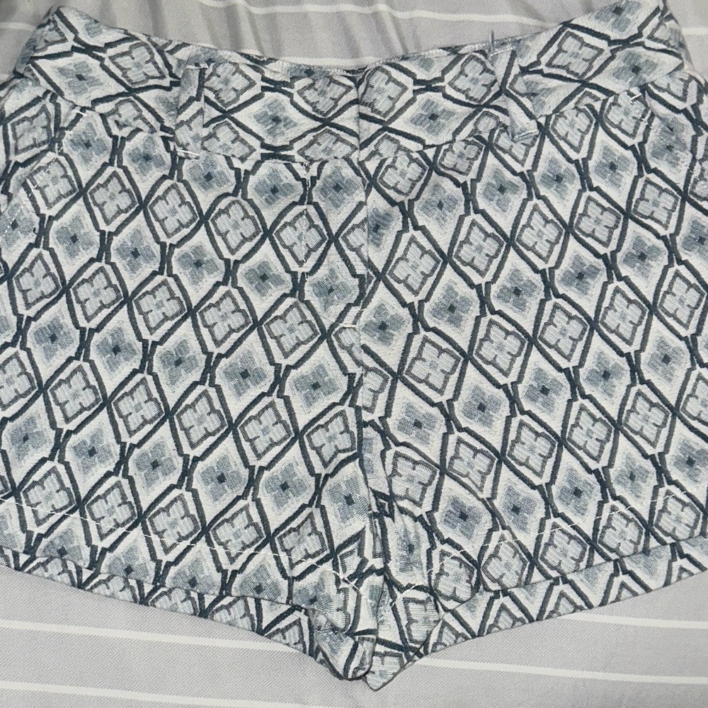 FINAL CHANCE The LOFT shorts size 4